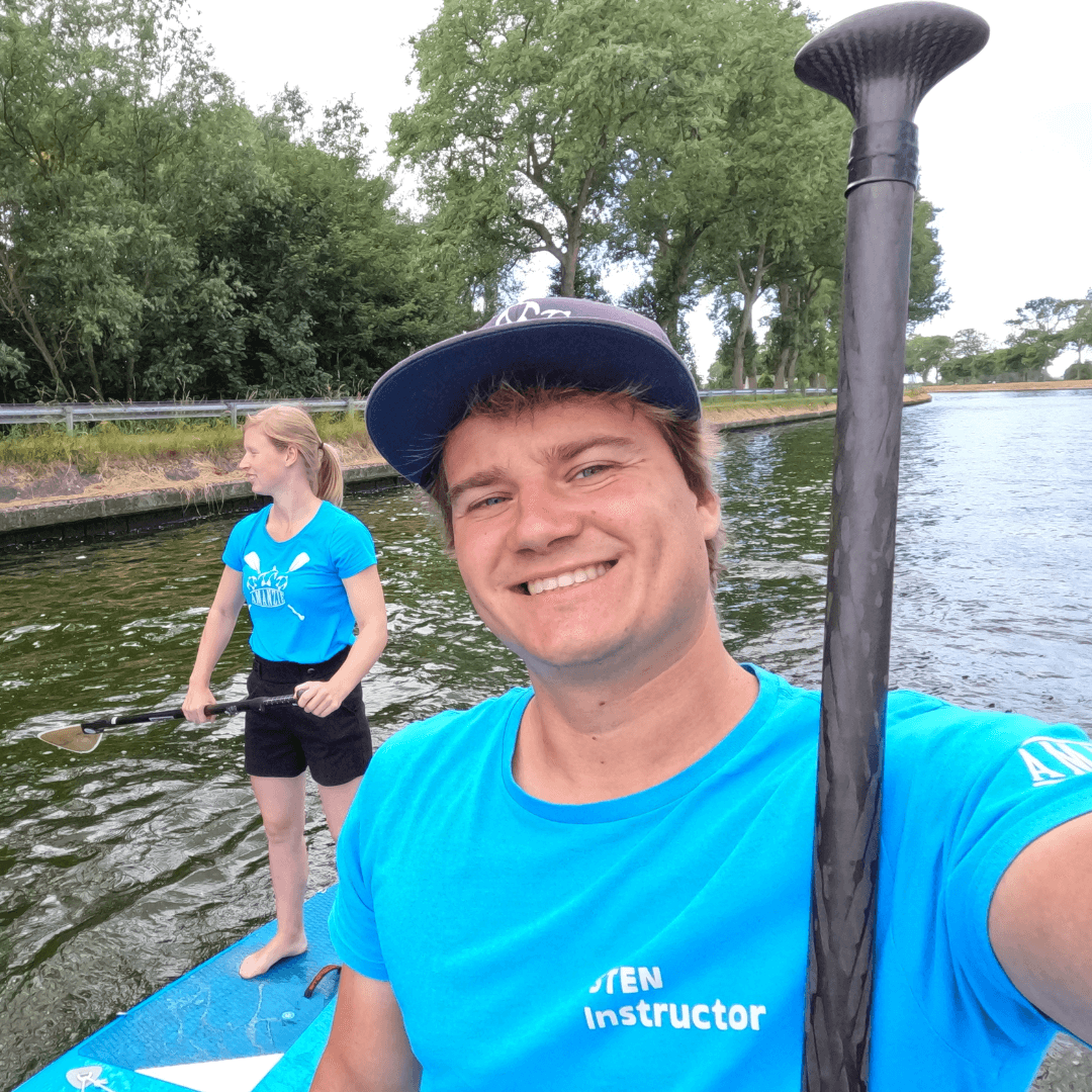 Sten De Lille zaakvoerder Amanzie sup suppen plezier West-Vlaanderen watersport stand up paddle Oost-Vlaanderen