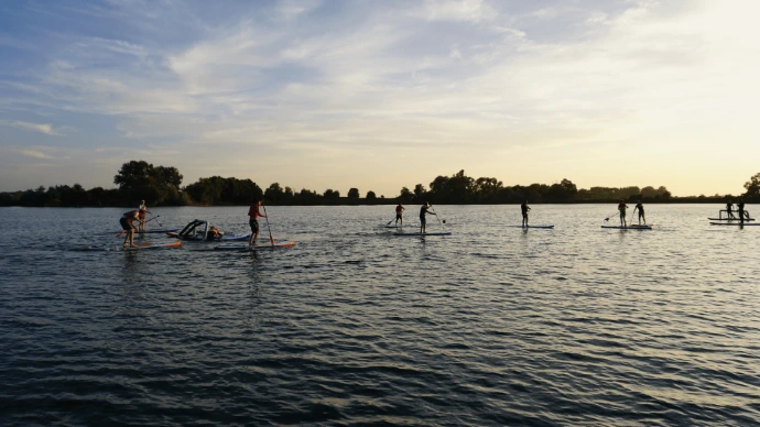SUP POLO training Sint-Pieters Domein aan de plas Amanzie stand up paddle West-Vlaanderen