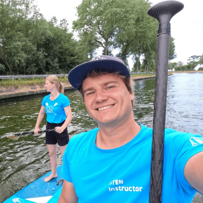 Sten De Lille zaakvoerder Amanzie sup suppen plezier West-Vlaanderen watersport stand up paddle Oost-Vlaanderen